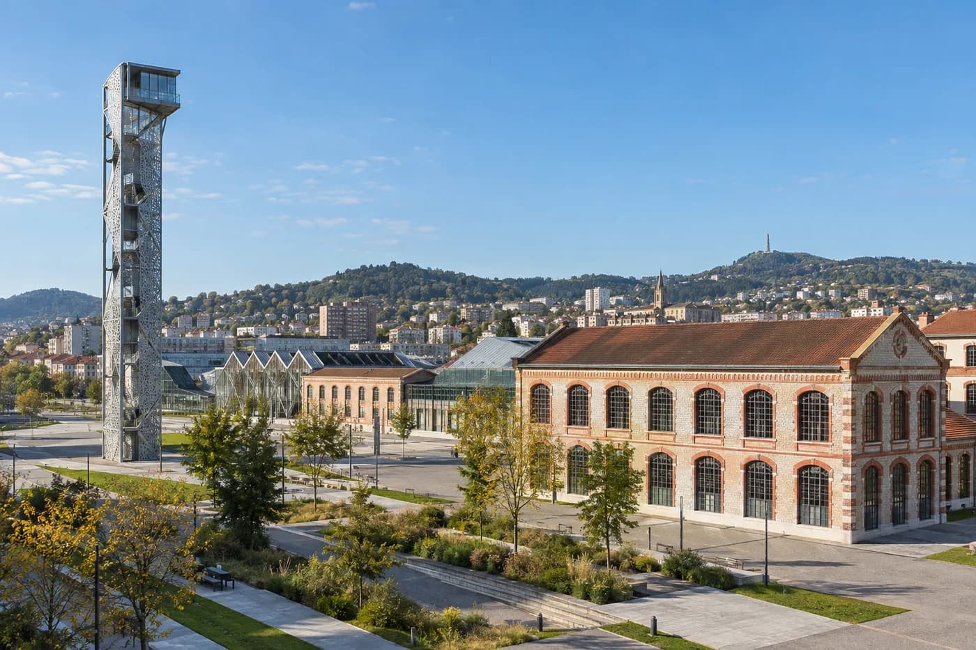 La Cité du design et sa tour observatoire, Saint-Étienne.